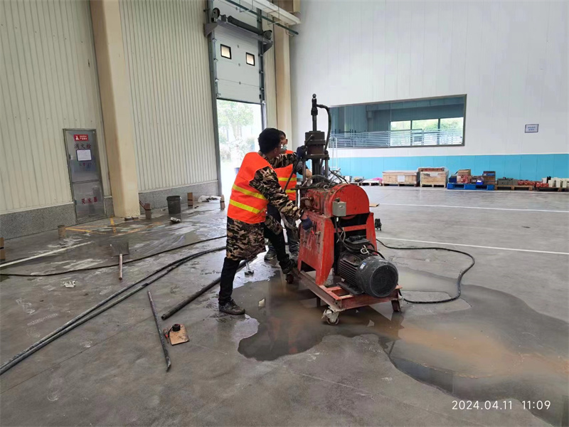 月湖厂房地面下沉塌陷注浆加固施工